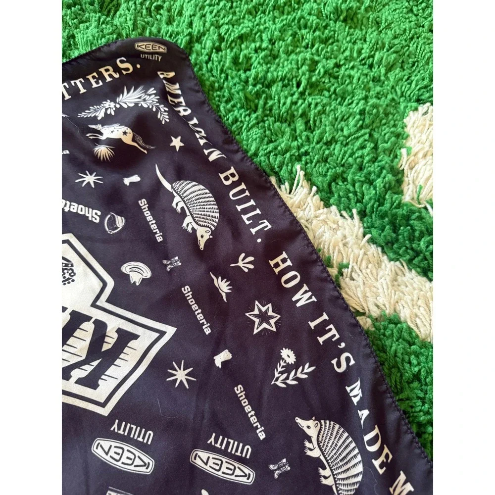 Los Angeles Kings Bandana Shoeteria‎ Keen Utility American Built Scarf Black (G)